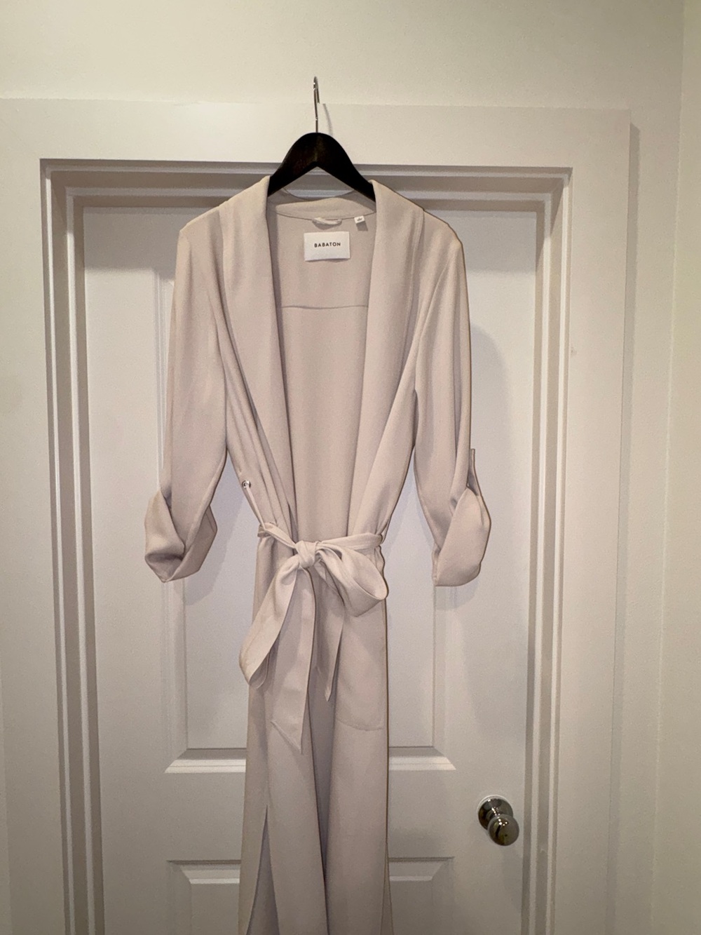 Aritzia Kahlo Robe Sz Large Taupe